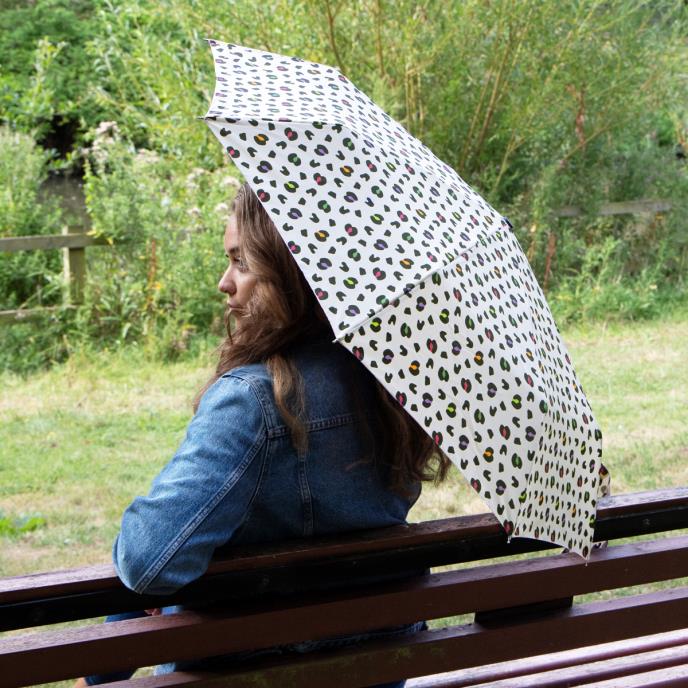 totes ® Compact Round Bright Animal Print Umbrella (5 Section)